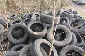 Polizeiinspektion Hameln-Pyrmont/Holzminden: POL-HM: In Feldmark illegal abgelagerte Altreifen