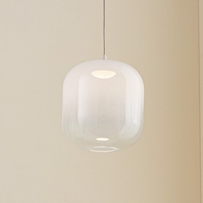 Glas und die Poesie des Lichts: Lampenwelt.de präsentiert Looks von Crushed bis Frosted