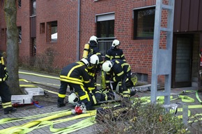FW-EN: Feuerwehren Wuppertal und Schwelm üben gemeinsam am Ausbildungsgelände des Instituts der Feuerwehren NRW