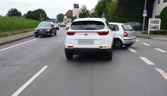 Kreispolizeibehörde Herford: POL-HF: Verkehrsunfall mit Verletzten - 
Zusammenstoß nach Wendemanöver