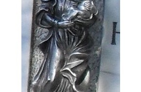 Polizeipräsidium Mittelfranken: POL-MFR: (405) Bronzefiguren im Landkreis Fürth gestohlen - Zeugenaufruf