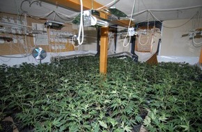Polizeipräsidium Südhessen: POL-DA: Pfungstadt/A 67: Streife der Autobahnpolizei Südhessen nimmt 34-jährigen Drogenkurier mit 10,7 kg Marihuanablüten fest (Weitergeleitete Pressemitteilung der StA Heilbronn und der GER Stuttgart vom 12.8.2010)