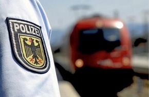 Bundespolizeidirektion Sankt Augustin: BPOL NRW: Widerstand mit zugriffsbereitem Messer - Bundespolizei nimmt aggressiven Reisenden in Dortmund fest
