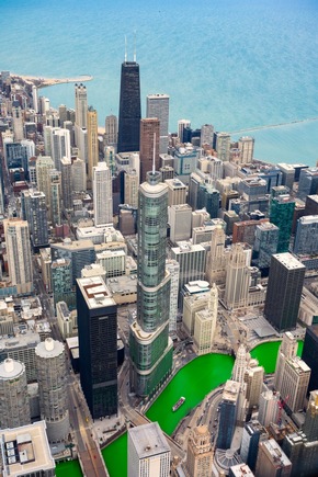 St. Patrick&#039;s Day in Chicago: eine Stadt trägt Grün