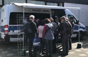 Polizei Bonn: POL-BN: Bonner Polizei informierte Besucher der Radreisemesse über wirksame Sicherungen rund ums Rad.