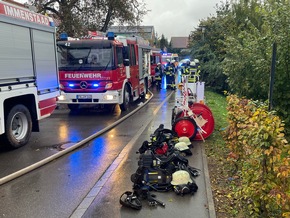KFV Bodenseekreis: 85 Feuerwehrleute im Einsatz bei Wohnhausbrand