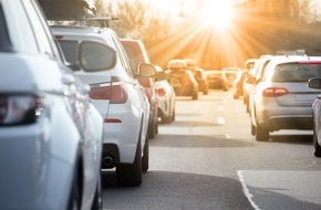 ADAC Hessen-Th&uuml;ringen e.V.: Keine Ferien f&uuml;r hessische Autobahnen / ADAC Stauprognose zu den Herbstferien bietet Tipps zur besseren Reiseplanung