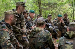 PIZ Heer: Ausbildung: Inspekteur besucht neue Grundausbildung in Hagenow