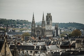 PM Kunstvolle Lichtershow in der Kathedrale von Rouen