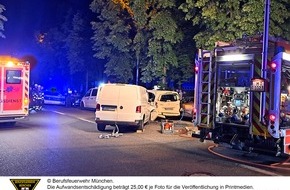 Feuerwehr München: FW-M: Schwerer Verkehrsunfall fordert mehrere Verletzte (Maxvorstadt)