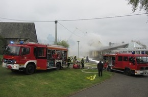 Polizeipräsidium Trier: POL-PPTR: Brand in Schreinerei löst Großeinsatz der Feuerwehr aus