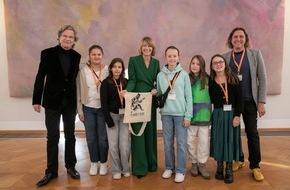 Children for a better World e.V.: Engagierte Jugendliche aus Staig-Altheim mit dem CHILDREN JUGEND HILFT Preis in Berlin geehrt