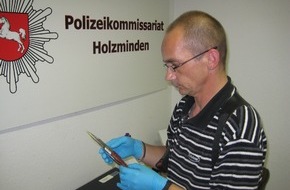 Polizeiinspektion Hameln-Pyrmont/Holzminden: POL-HOL: 26-Jähriger rammt sich Messer in den Bauch / Polizist bei Festnahme durch Hundebiss verletzt