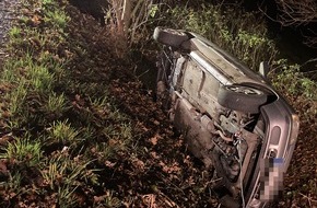 Polizei Bielefeld: POL-BI: Fahranfänger gerät mit Pkw in Graben