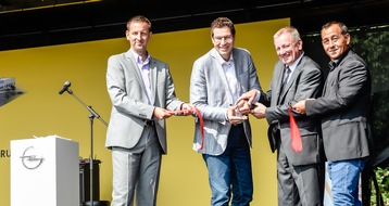 Opel Automobile GmbH: 5.000 Gäste besuchen neues Opel-Warenverteilzentrum in Bochum (FOTO)