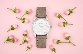 NOMOS Glashütte/SA Roland Schwertner KG: Photo du mois : fête des mères – des montres comme maman !