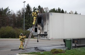 Polizeidirektion Kaiserslautern: POL-PDKL: A6/Raststätte Waldmohr, Kühlaggregat geht in Flammen auf