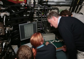 Bundespräsident Horst Köhler besucht die Deutsche Marine