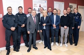 Polizeipräsidium Recklinghausen: POL-RE: Kreis Recklinghausen/Bottrop: Innenminister Herbert Reul besucht Dauerausstellung "wiR Erinnern" im Polizeipräsidium Recklinghausen