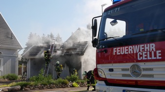 Freiwillige Feuerwehr Celle: FW Celle: Brennt Holzschuppen - Feuerwehr verhindert Brandausbreitung!