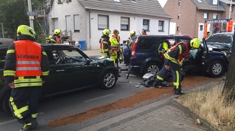 Feuerwehr Oberhausen: FW-OB: Pkw gerät auf Gegenfahrbahn