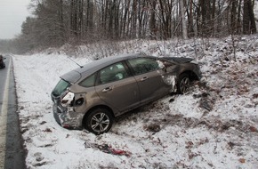 Polizeidirektion Kaiserslautern: POL-PDKL: Unfall auf Schneeglätte