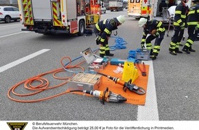 Feuerwehr München: FW-M: Pkw in Schieflage (Landkreis)