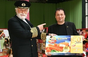 iglo Deutschland: Das iglo Fischstäbchen wird 50 / Käpt'n iglo feiert mit Fans im ganzen Land (mit Bild)