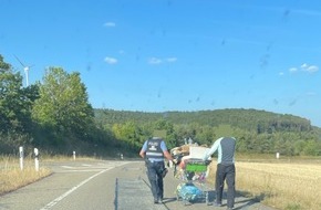 Polizeiautobahnstation Kaiserslautern und Zentrale Verkehrsdienste: POL-PASTKL: Mit dem Einkaufswagen auf dem Standstreifen unterwegs