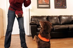 sixx: Hundetrainerin Victoria Stilwell coacht in "Der Hund oder ich!" ab Donnerstag, den 27. Dezember 2012, auf sixx (BILD)