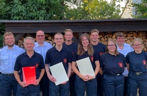 Feuerwehr Iserlohn: FW-MK: Beförderungen und Ehrung in der Löschgruppe Hennen