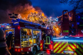 FW-RD: Abschlussmeldung: Aktuell Feuer 4 in Ellerdorf - Landwirschaftliches Gehöf im Vollbrand