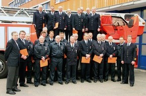 Feuerwehr Essen: FW-E: Verleihung von Feuerwehr-Ehrenzeichen in Silber und Gold