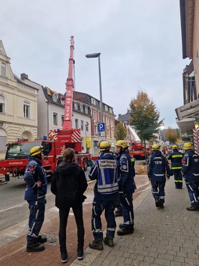 FW-EN: Hagener Straße zum Wochenstart wieder befahrbar - Intensiver Einsatz der Feuerwehr, des THW und der Hilfsorganisationen an der Hagener Str. in Gevelsberg nach 33 Stunden abgeschlossen