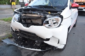 Polizeiinspektion Hameln-Pyrmont/Holzminden: POL-HM: Alkoholisierter Twingo-Fahrer verursacht Verkehrsunfall