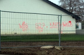 Kreispolizeibehörde Olpe: POL-OE: Unbekannte beschädigen Schulgebäude mit Graffiti