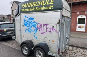 Polizeidirektion Neumünster: POL-NMS: 250210-1-pdnms Zeugen nach Sachbeschädigungen in Fockbek gesucht