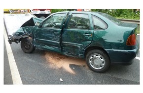 Polizeiinspektion Northeim: POL-NOM: Schwerer Unfall auf der B243 mit anschliessender Unfallflucht  -Bild-