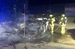 Feuerwehr Stolberg: FW-Stolberg: Brennendes Elektroauto / Pfadfindergruppe spendet Bautrockner
