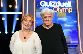 ARD Das Erste: Schauspieler-Ehepaar gegen den Olymp: Verena Wengler-Prochnow und Jürgen Prochnow bei Esther Sedlaczek | "Quizduell-Olymp" am Freitag, 21. April, 18:50 Uhr im Ersten