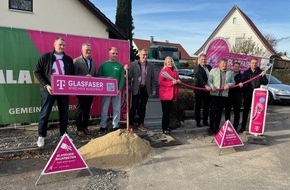 Deutsche Telekom AG: Spatenstich für Glasfasernetz in Welzheim