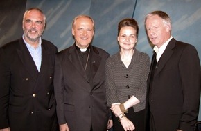 Bavaria Film GmbH: Krisenmanager des Papstes in der Bavaria-Filmstadt: Hilfe für den Sudan