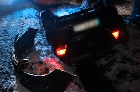 Kreispolizeibehörde Herford: POL-HF: Verkehrsunfall - Opel überschlägt sich