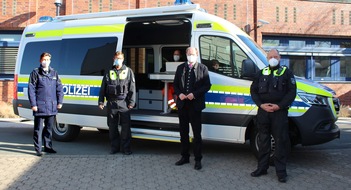Polizei Warendorf: POL-WAF: Kreis Warendorf. Neues Prüffahrzeug erleichtert Kontrollen des gewerblichen Personen- und Güterverkehrs