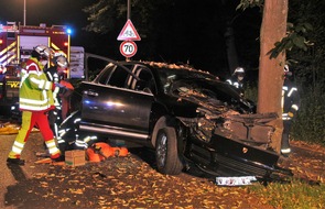 Kreispolizeibehörde Viersen: POL-VIE: Willich-Neersen: Autofahrer prallt gegen Baum und wird schwer verletzt
