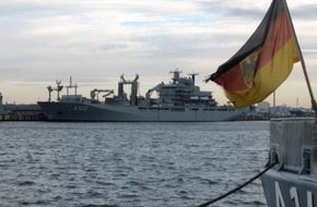 Presse- und Informationszentrum Marine: Deutsche Marine - Pressemeldung (Feature): An hessischen Marinesoldaten führt kein Weg vorbei
