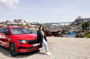 Skoda Auto Deutschland GmbH: Nilam Farooq testet den neuen ŠKODA KAROQ – Testimonial begeistert von Platz, Technik und mehr