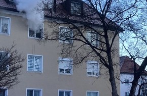 Feuerwehr M&uuml;nchen: FW-M: Zimmerbrand mit starker Rauchausbreitung (Laim)