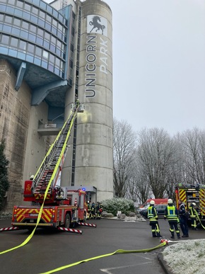 FW-EN: Hochhausbrandbekämpfung - Einsatzübung der Feuerwehr Hattingen