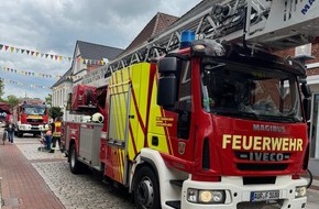 Freiwillige Feuerwehr Aurich: FW-AUR: Röstmaschine geriet in Brand